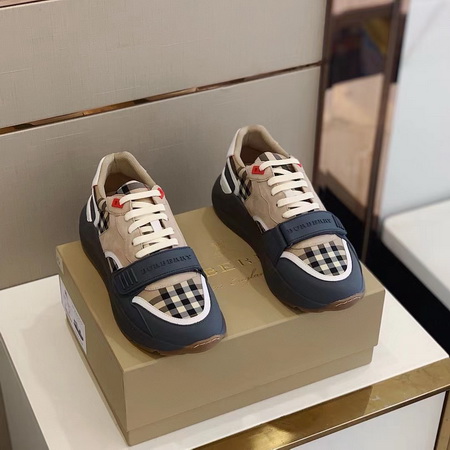Burberry Shoes(AAA)-115