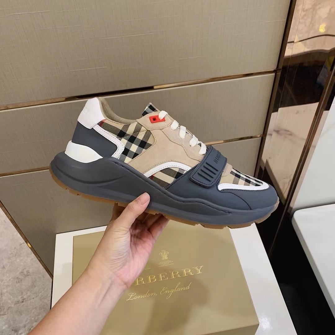 Burberry Shoes(AAA)-115