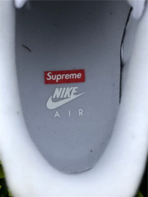 Supreme x Nike Air Force 1 Low-010