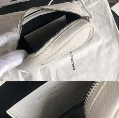 Balenciaga Handbags AAA(Women)-001