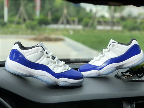 Air Jordan 11 Low “Concord”