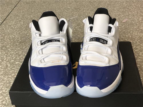 Air Jordan 11 Low “Concord”