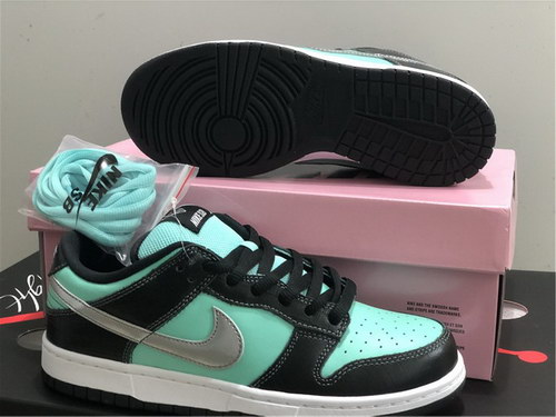 Diamond Supply Co. X Nike SB Dunk Low Pro ” Tiffany ”