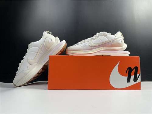 Sacai x Nike VaporWaffle 3.0-002