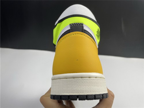 Air Jordan 1 High OG University Gold