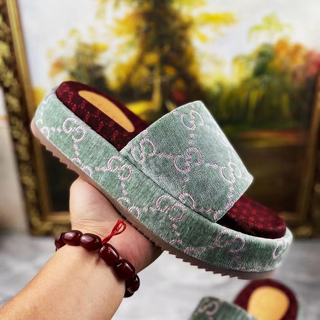 Gucci Slippers Women(AAA)-140