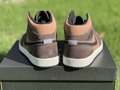 Air Jordan 1 Mid-061