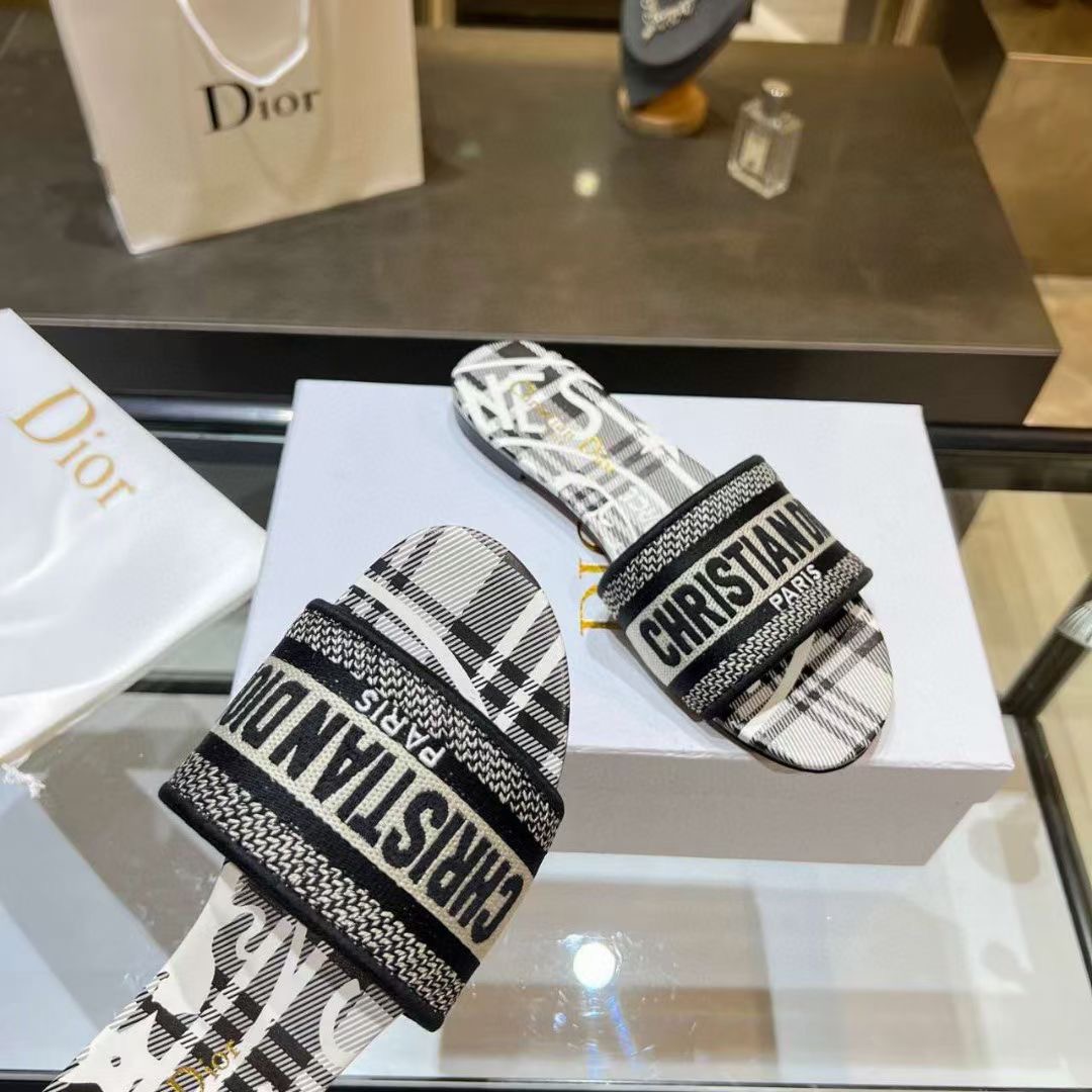 Dior Slippers Women(AAA)-043