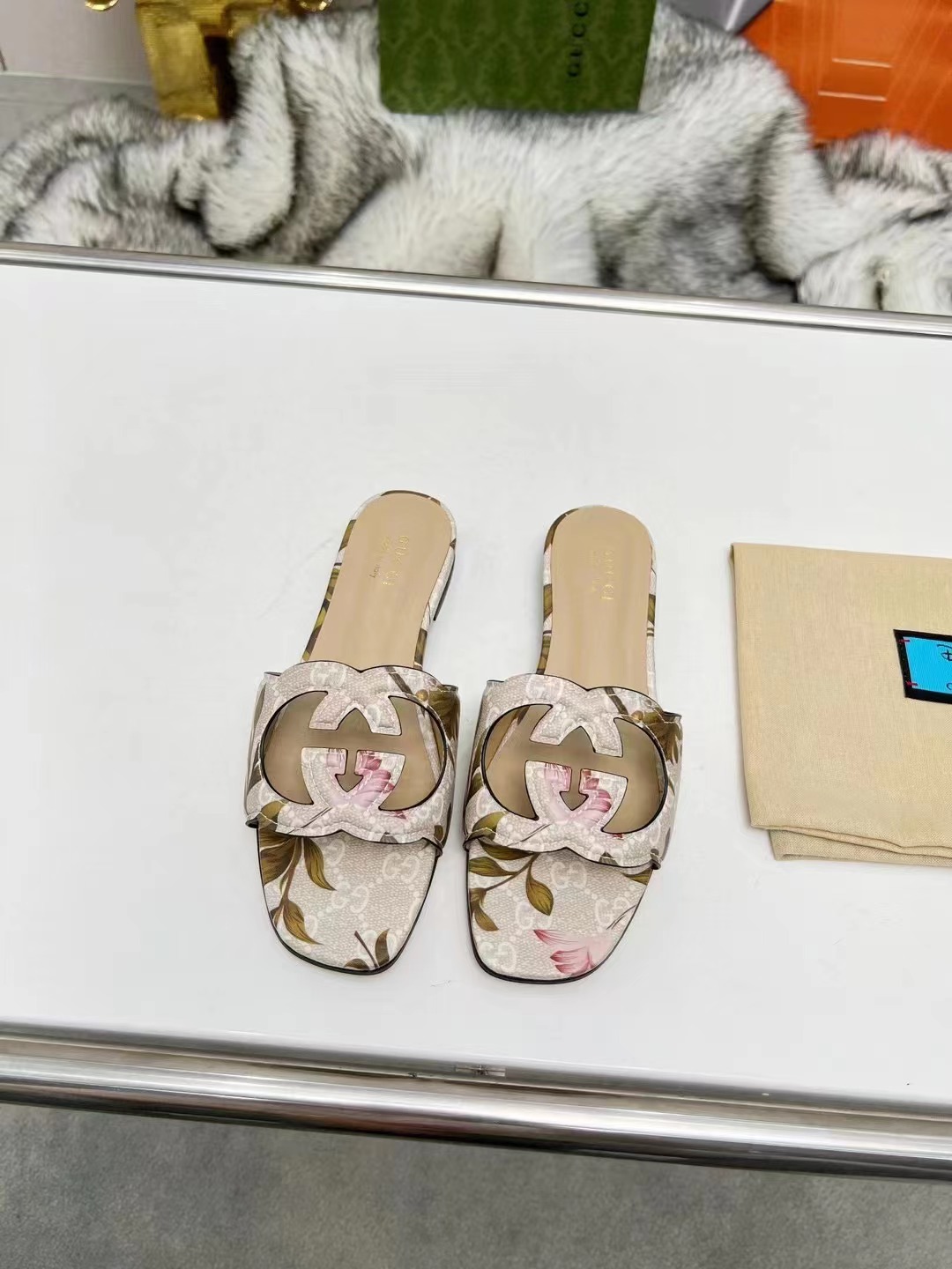 Gucci Slippers Women(AAA)-160