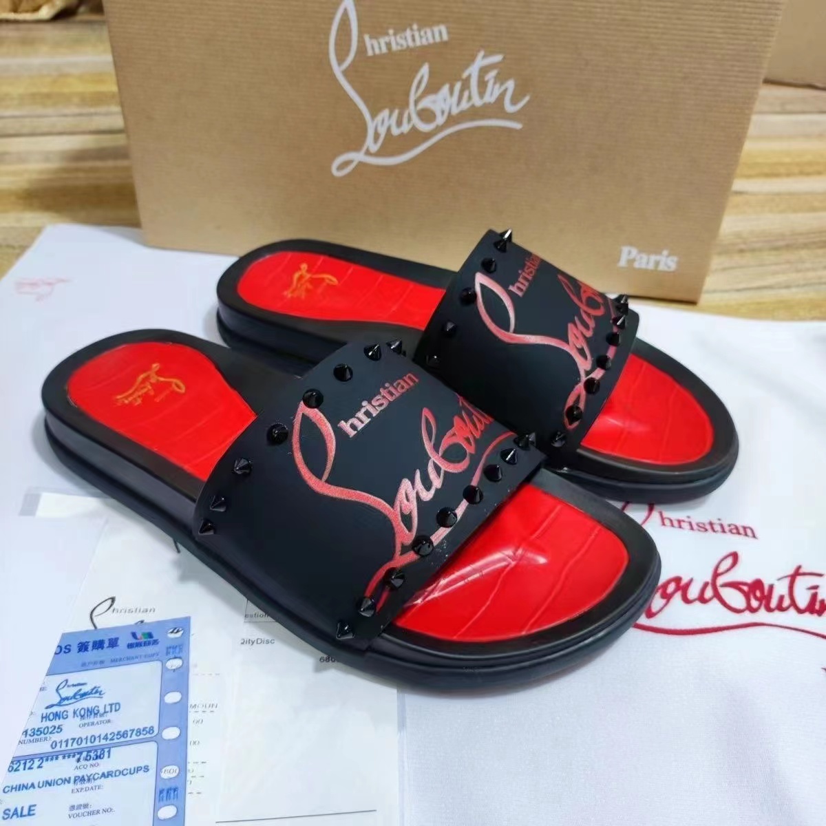 Christian Louboutin Slippers(AAA)-007