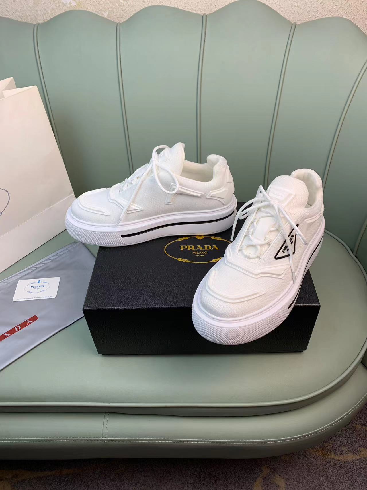 Prada Shoes(AAA)-064