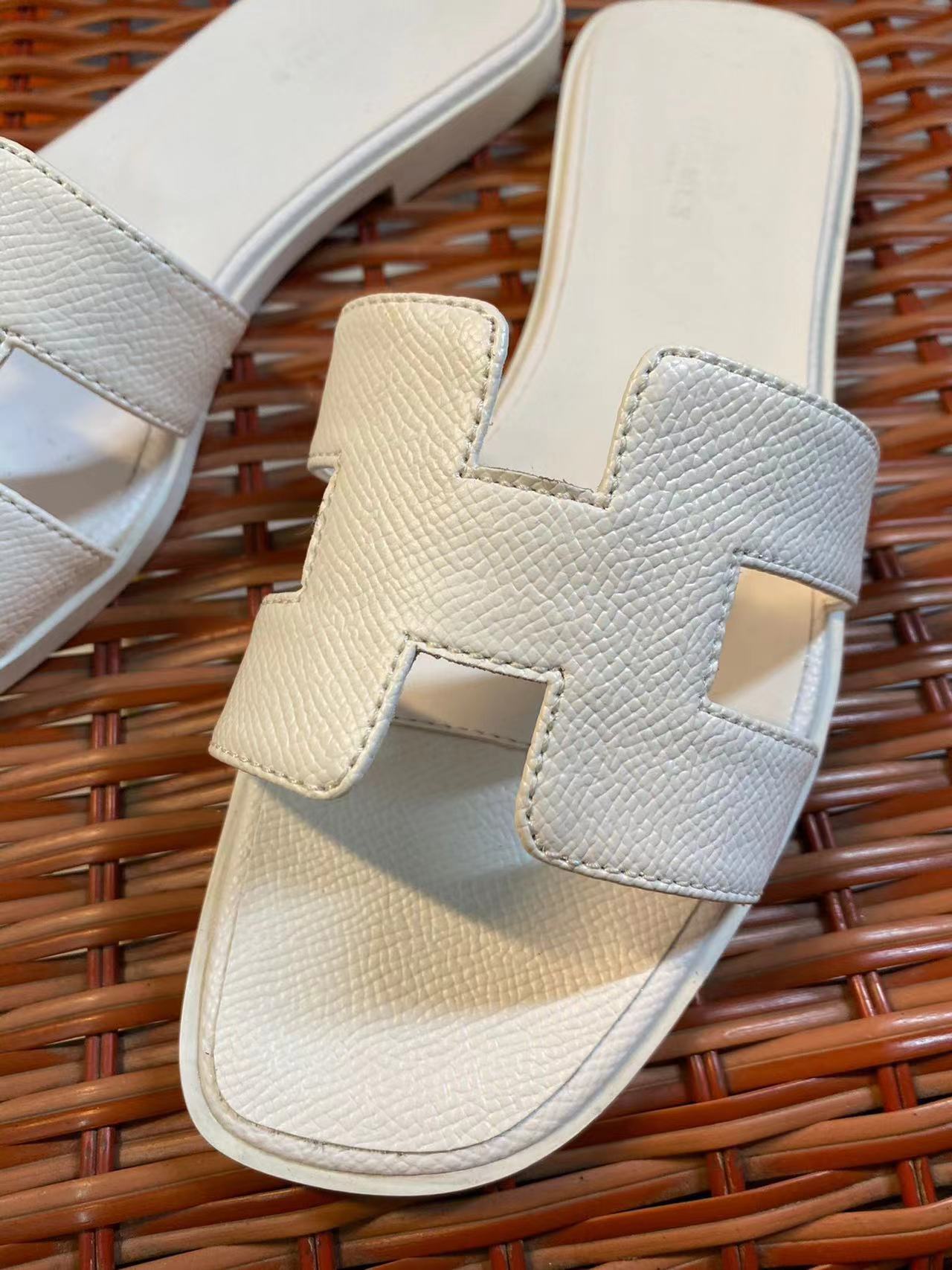 Hermes Slippers Women(AAA)-020