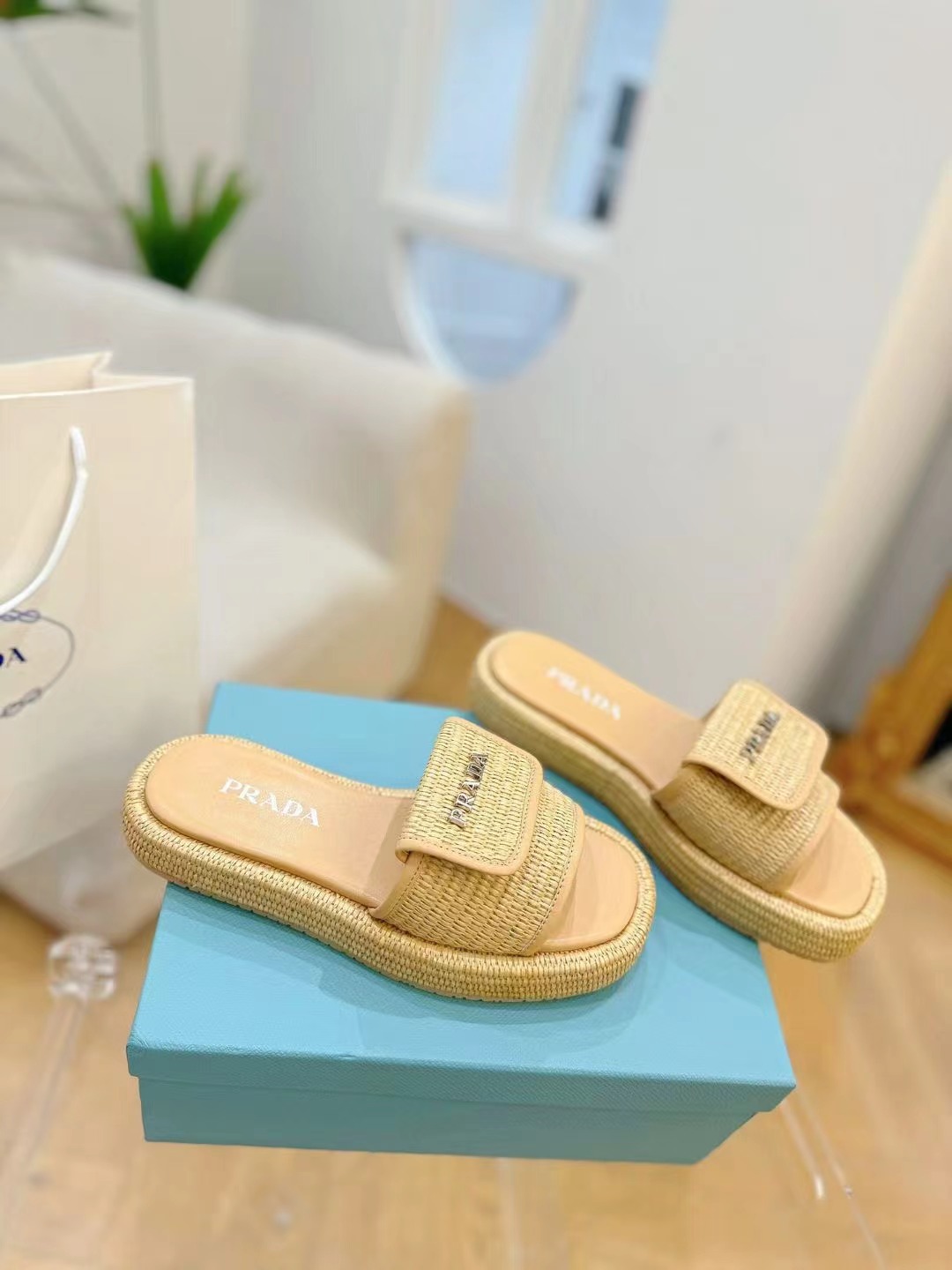 Prada Slippers Women(AAA)-005