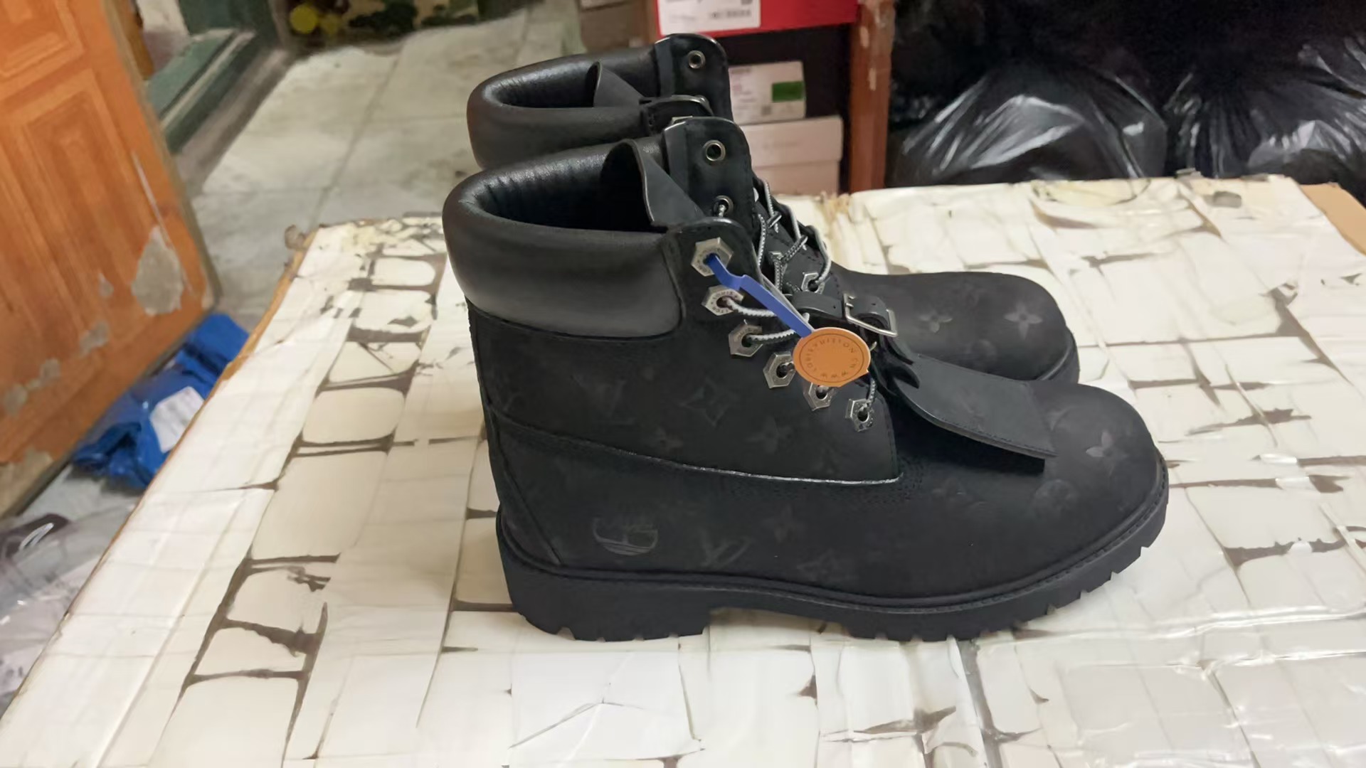 LV Shoes(AAA)-957