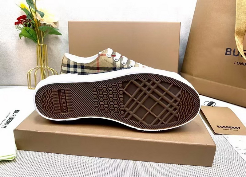Burberry Shoes(AAA)-117
