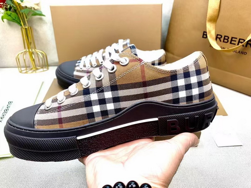 Burberry Shoes(AAA)-118
