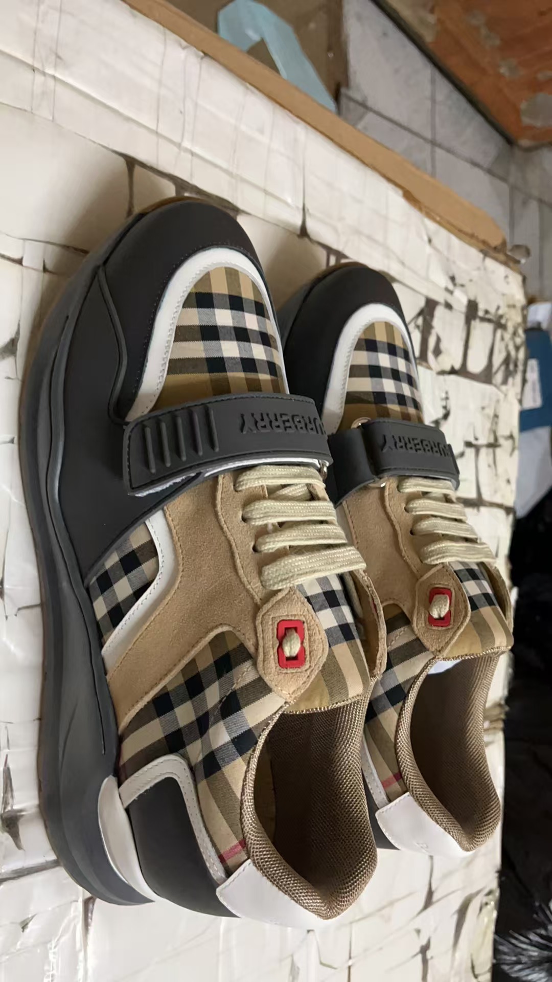 Burberry Shoes(AAA)-115
