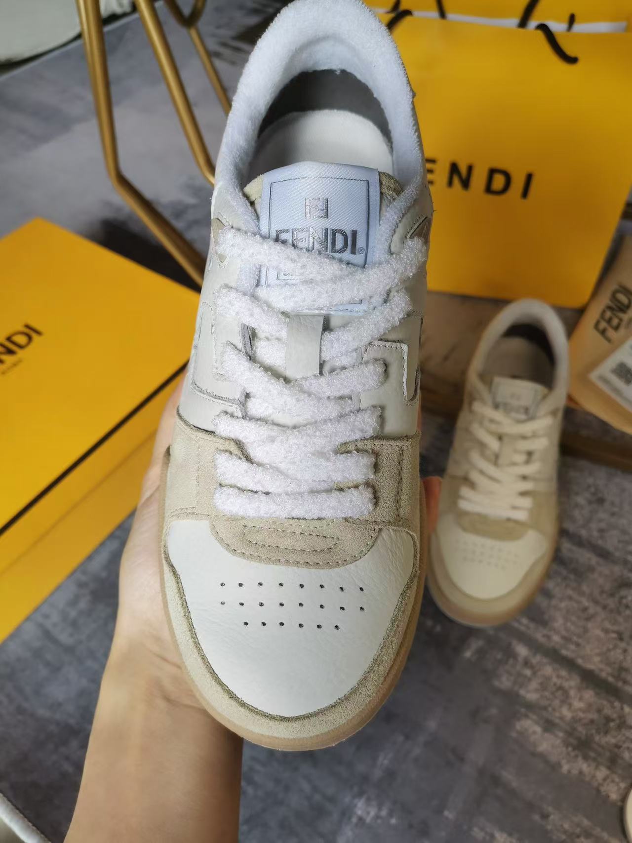 Fendi Shoes(AAA)-044