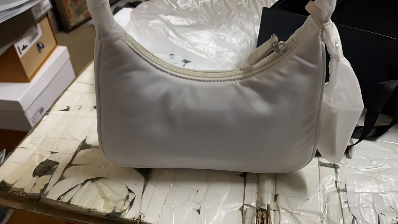 Prada Handbags AAAA(Women)-005