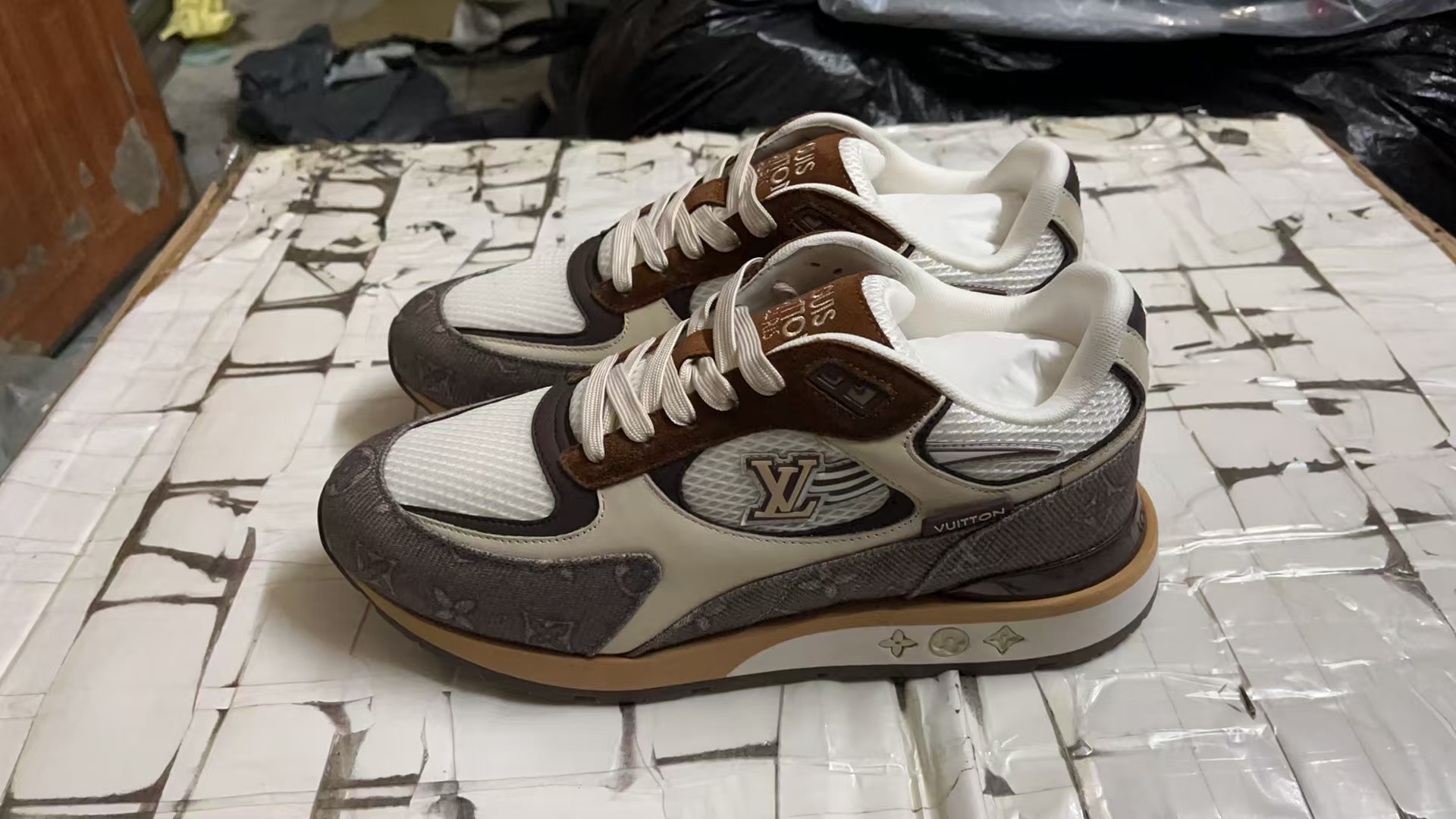 LV Shoes(AAA)-1008