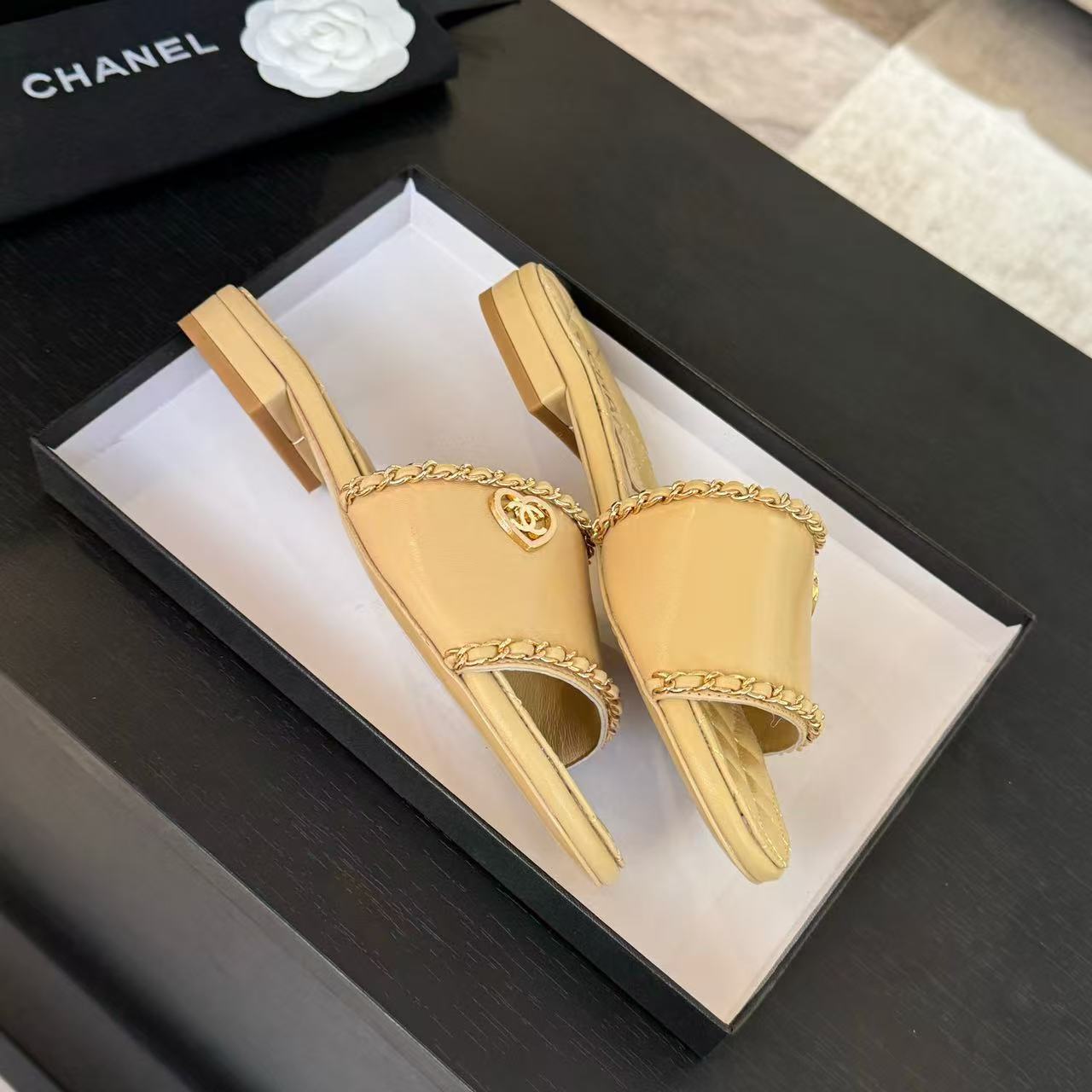 Chanel Slippers Women(AAA)-017