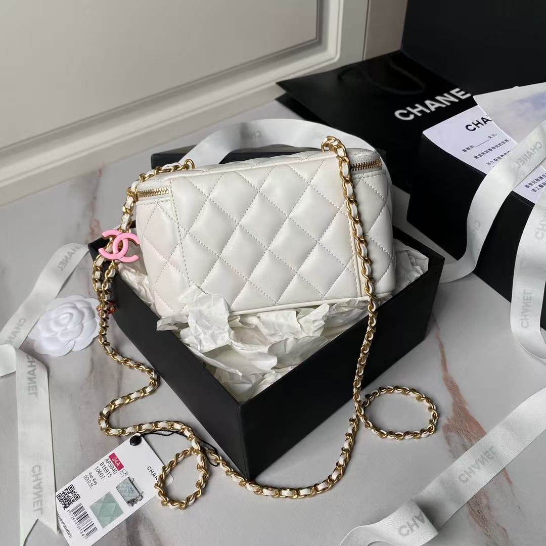 Chanel Handbags AAAA(Women)-120