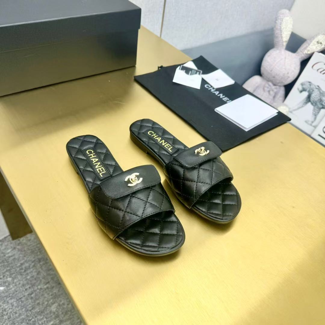 Chanel Slippers Women(AAA)-010