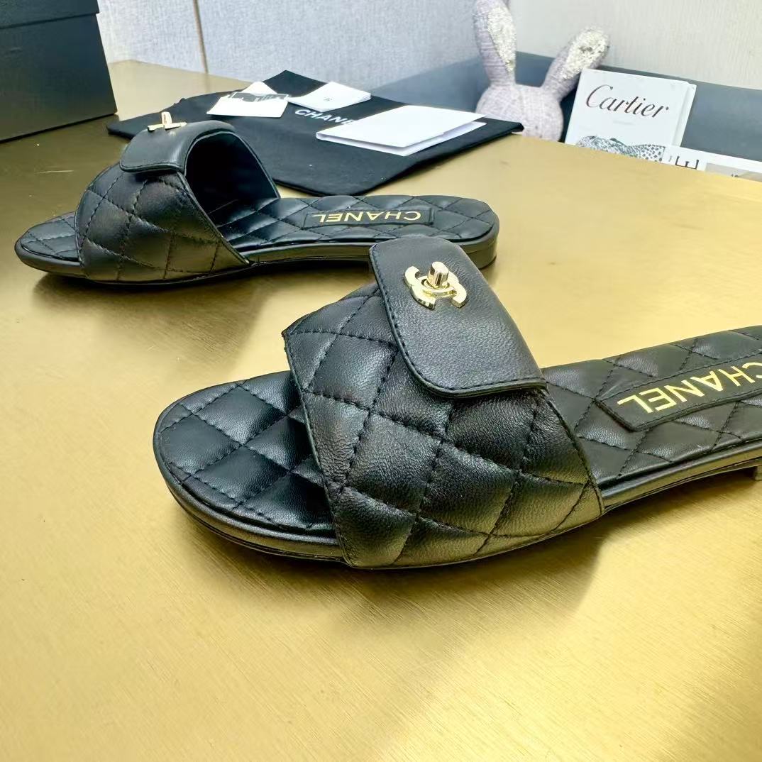 Chanel Slippers Women(AAA)-010