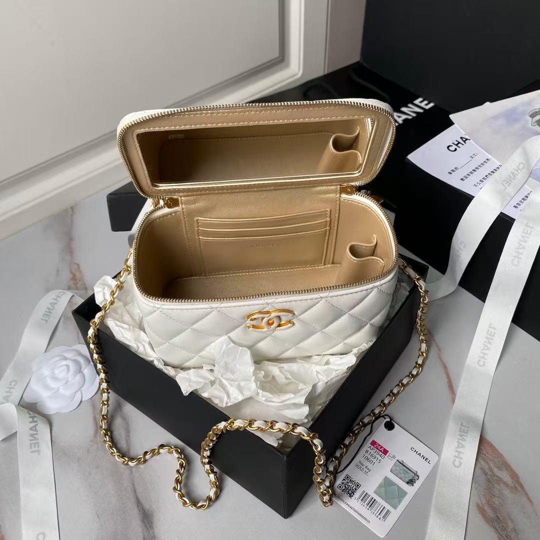 Chanel Handbags AAAA(Women)-120