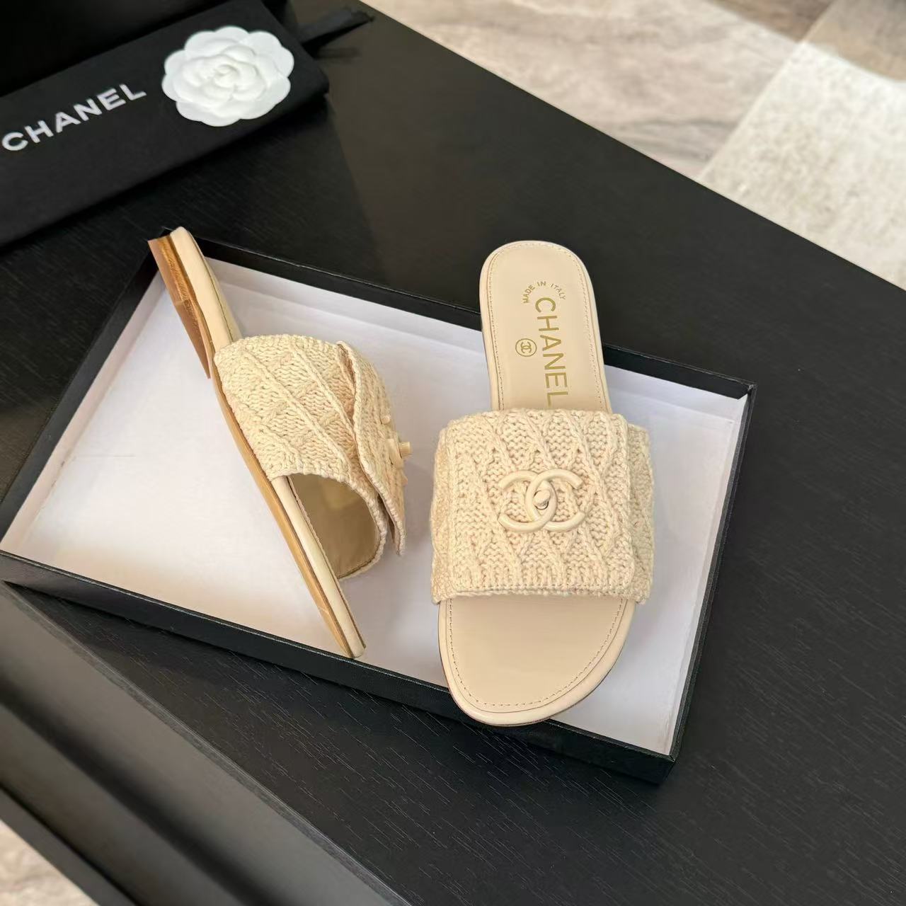 Chanel Slippers Women(AAA)-014