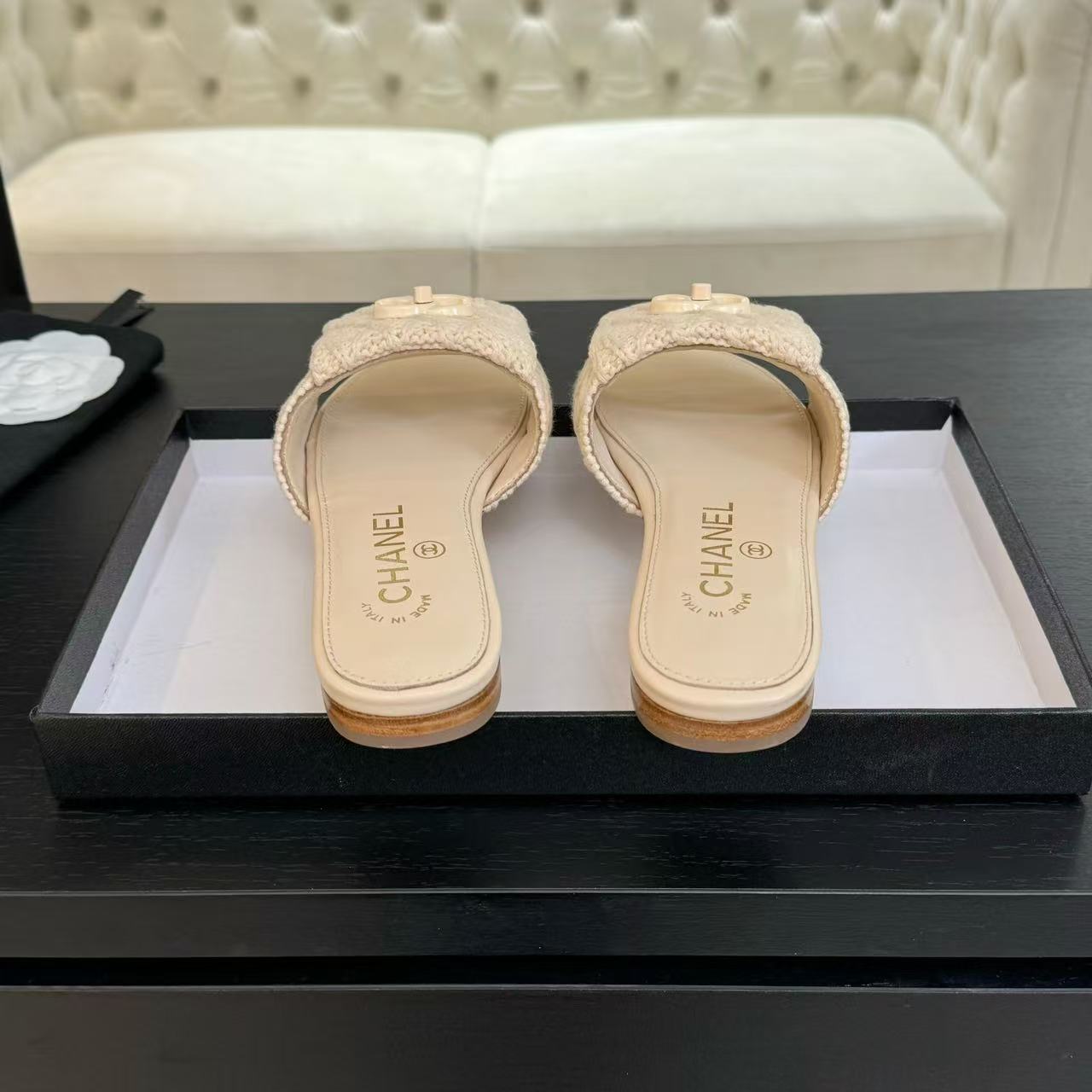 Chanel Slippers Women(AAA)-014
