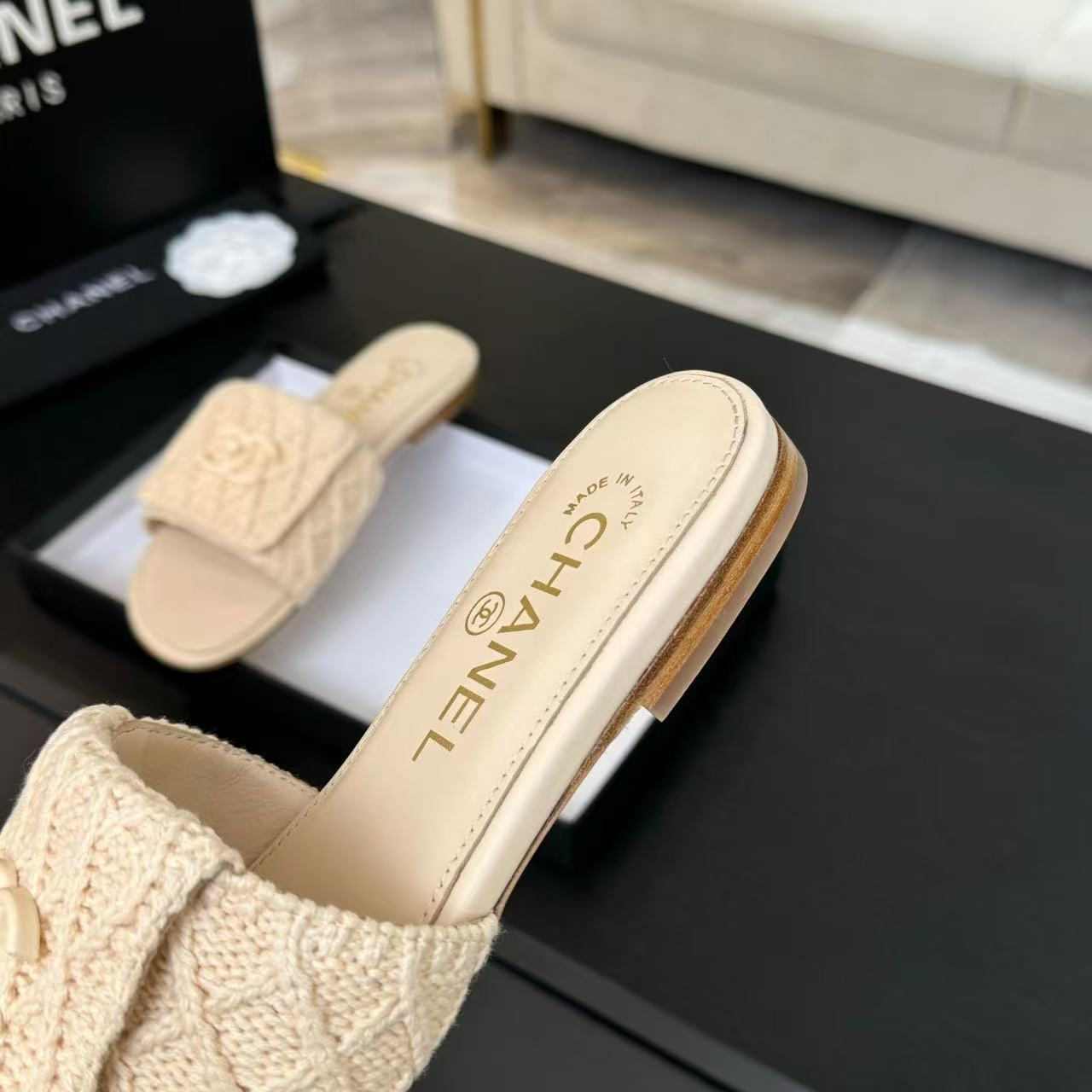 Chanel Slippers Women(AAA)-014