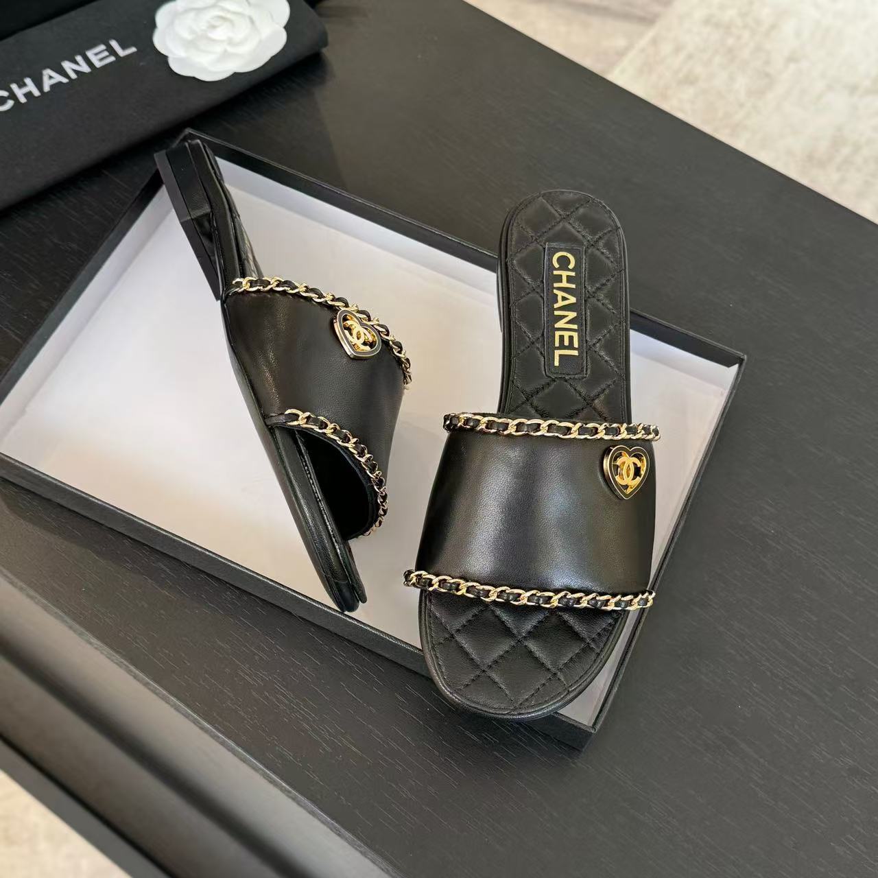 Chanel Slippers Women(AAA)-019