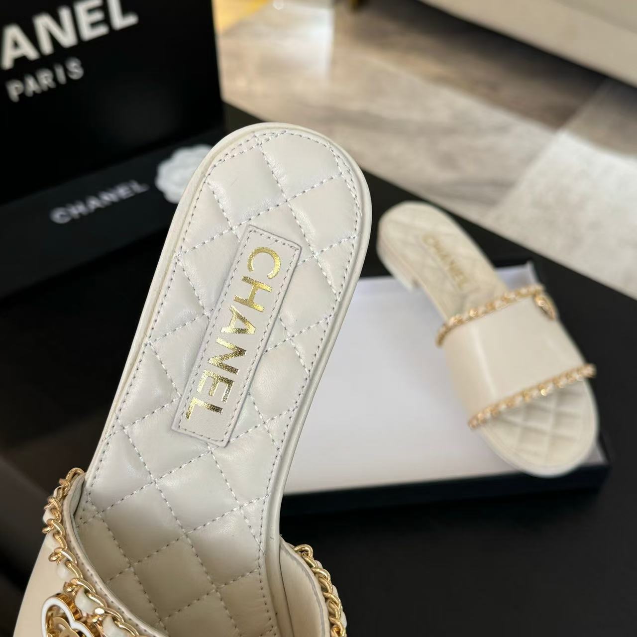 Chanel Slippers Women(AAA)-020