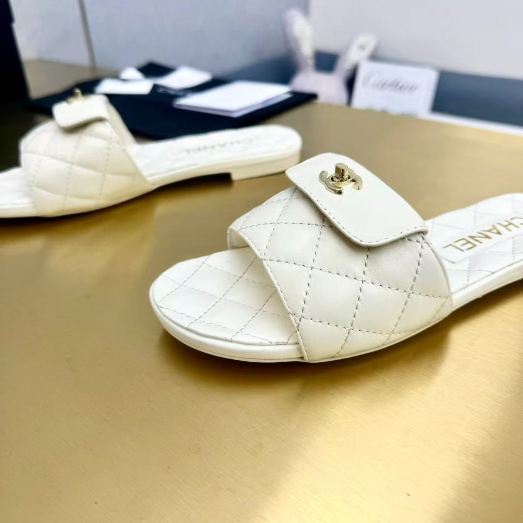 Chanel Slippers Women(AAA)-012