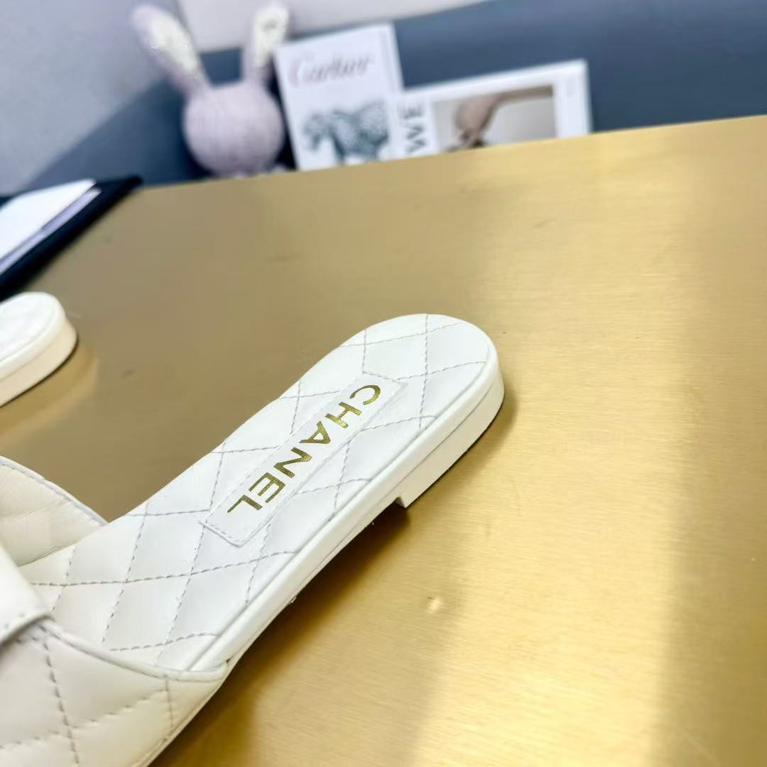 Chanel Slippers Women(AAA)-012