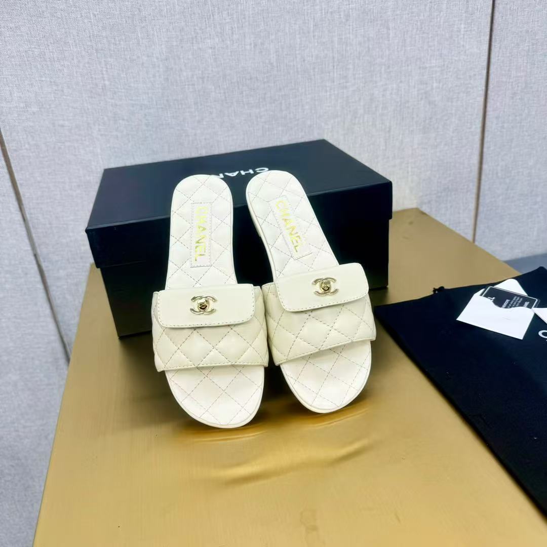 Chanel Slippers Women(AAA)-012