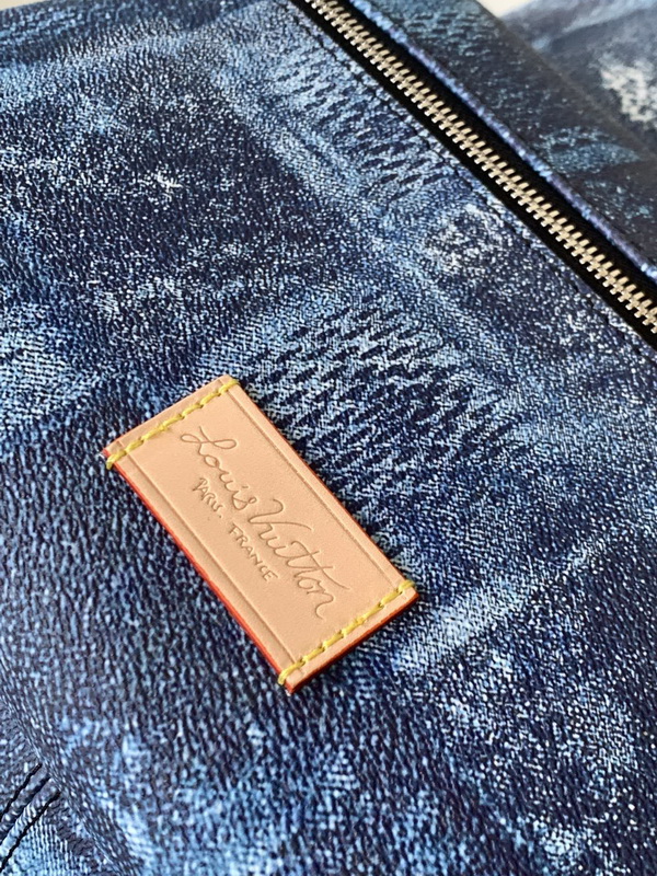 LV Backpack(AAA)-090