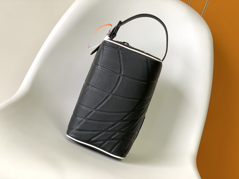 LV Handbags AAAA(Men)-154