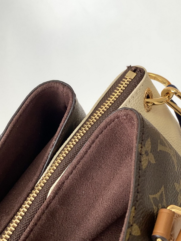 LV Handbags AAA(Women)-946