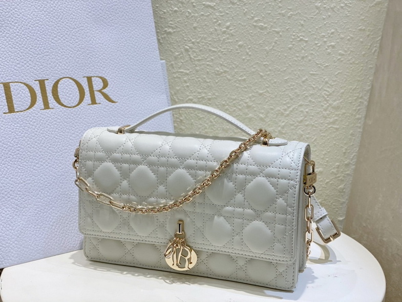 Dior Handbags AAA(Women)-232