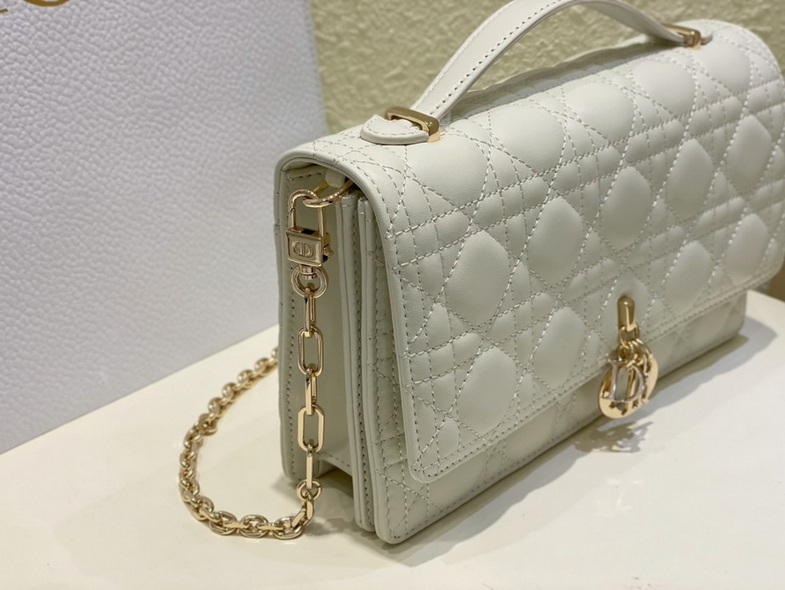 Dior Handbags AAA(Women)-232