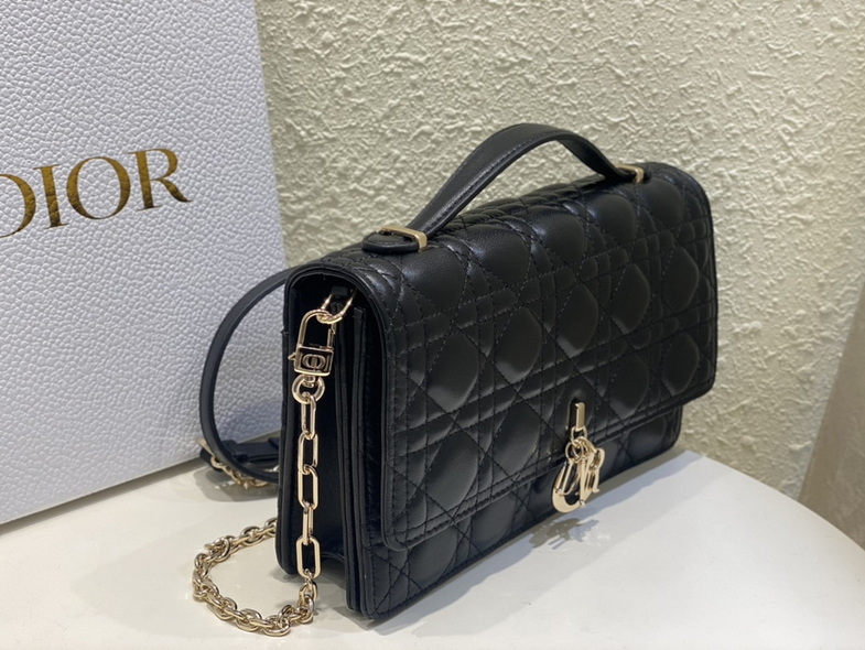 Dior Handbags AAA(Women)-233
