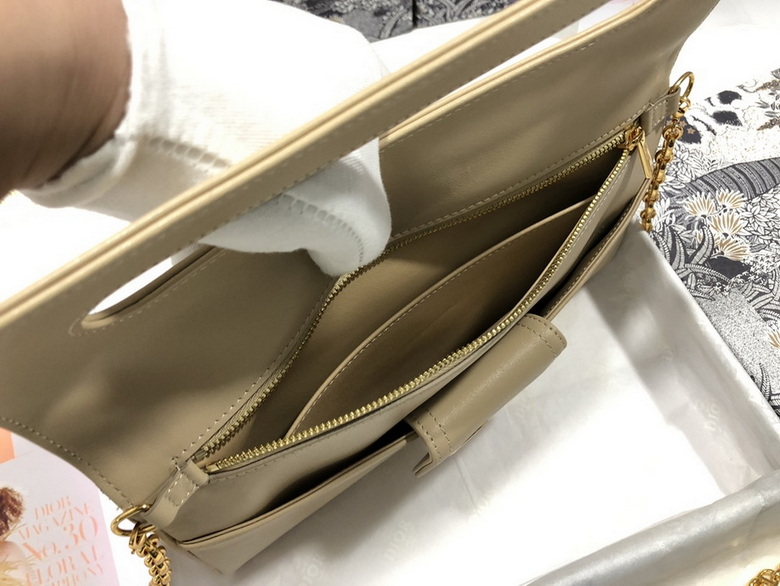 Dior Handbags AAA(Women)-235