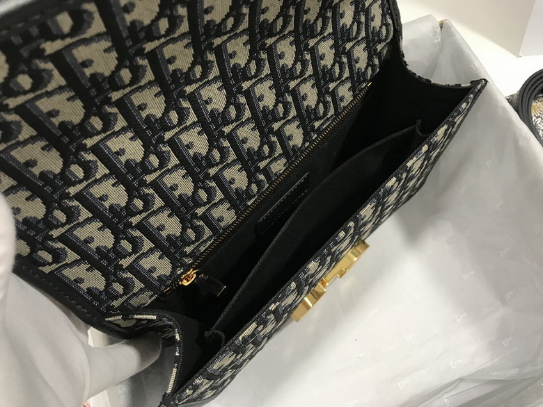 Dior Handbags AAA(Women)-236