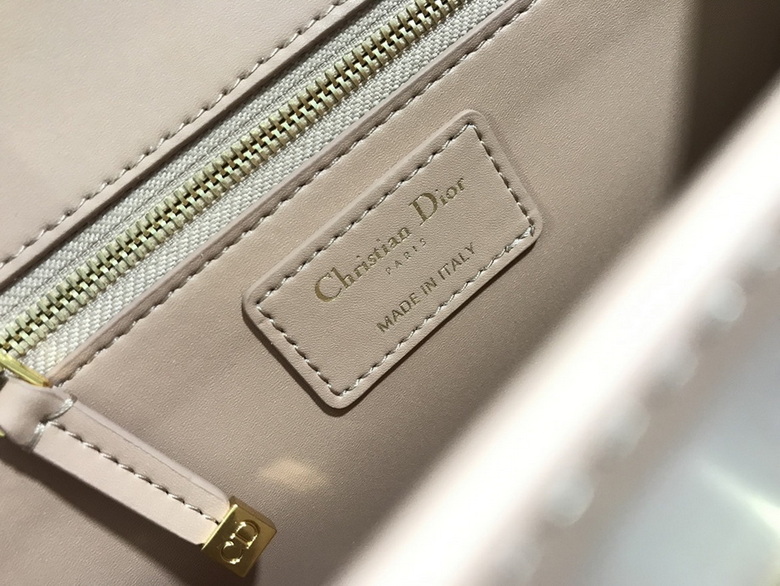 Dior Handbags AAA(Women)-237