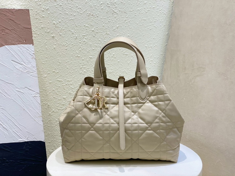 Dior Handbags AAA(Women)-239