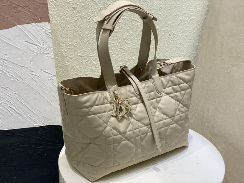 Dior Handbags AAA(Women)-239