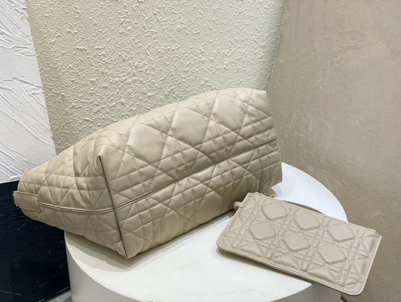 Dior Handbags AAA(Women)-239