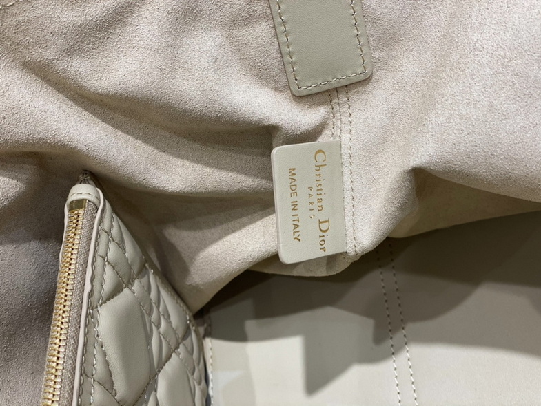 Dior Handbags AAA(Women)-239